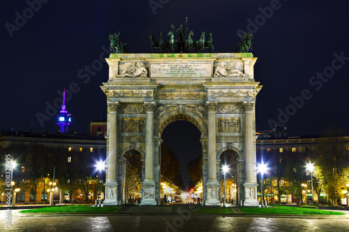 Obraz na płótnie Arch of Peace in Milan, Italy w salonie
