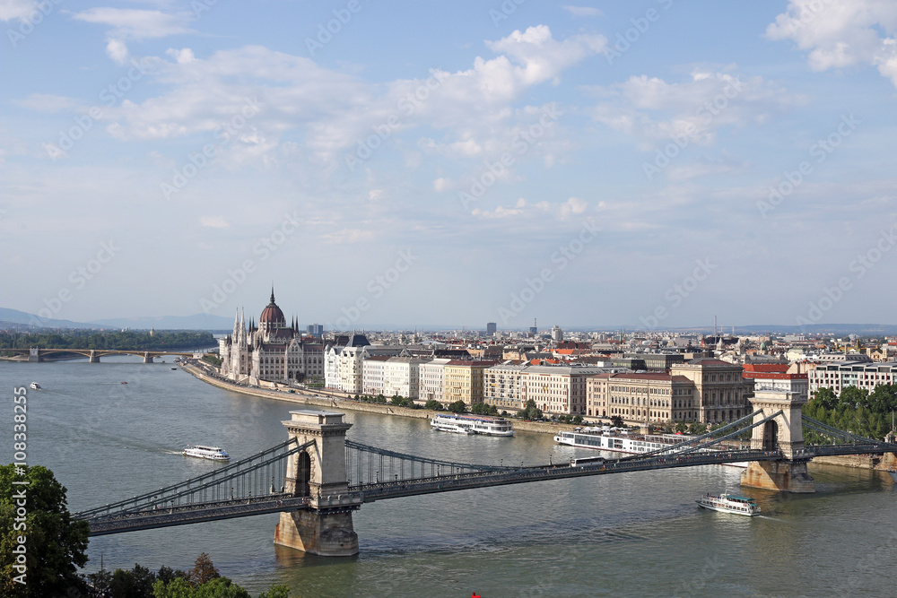 Fototapeta premium Chain bridge on Danube river Budapest cityscape Hungary