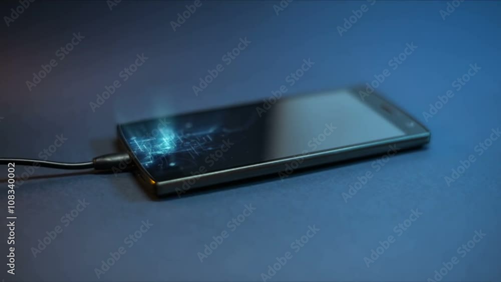 Vídeo do Stock: Spectacular сharging smartphone using a USB cable ...