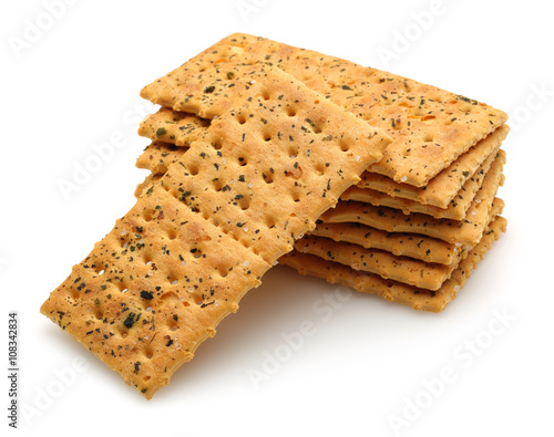 Crackers with tomato and basil
