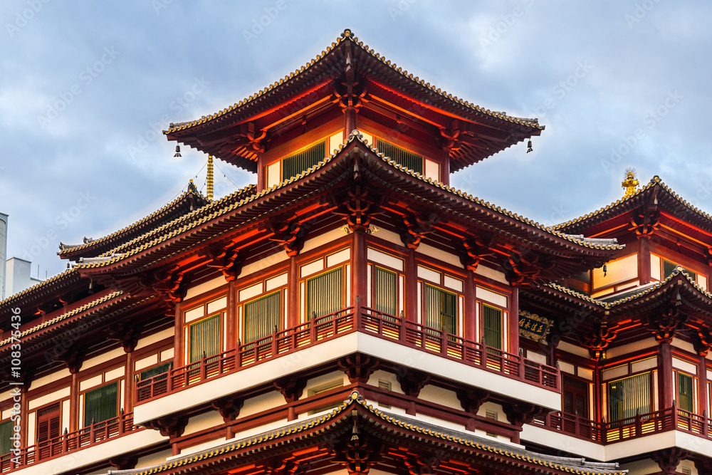 Red Chinese temple - Buddha Tooth Relic Temple and Museum in Singapore Red Chinese temple - Buddha Tooth Relic Temple and Museum in Singapore