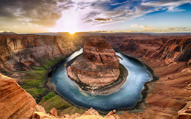 Fotobehang Canyon Horseshoe Bend bij Grand Canyon  © wisanuboonrawd