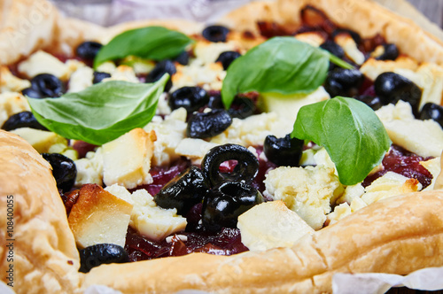 Bilde på lerret Tart with caramelized red onion and feta cheese