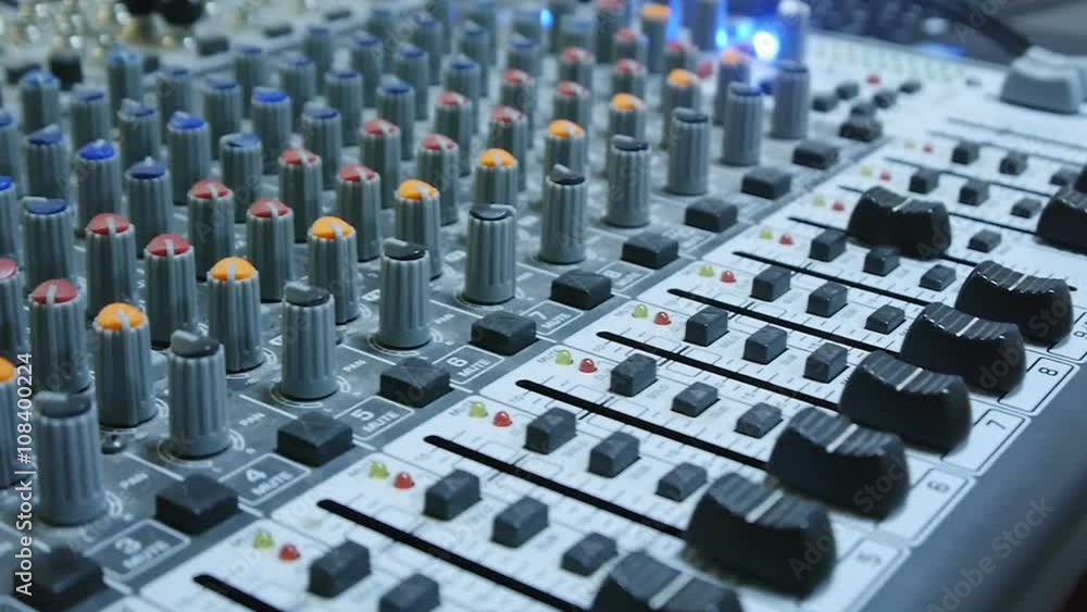 DJ Sound Console Mixer DJ Sound Console Mixer