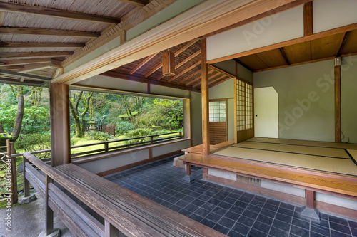 Billede på lærred Tea House at Japanese Garden in Spring