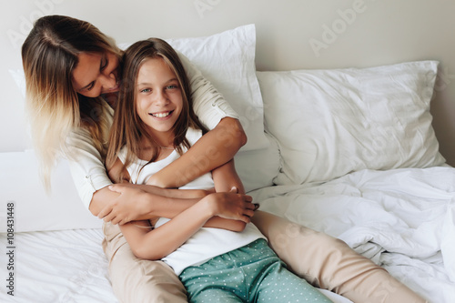 Canvastavla Mom with tween daughter