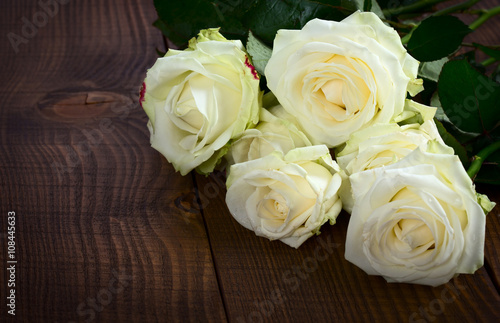 Wite roses © gertrudda