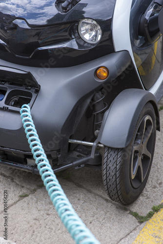Electric car charging © Arcansél