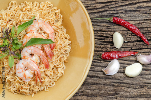 Spicy noodle with shrimp