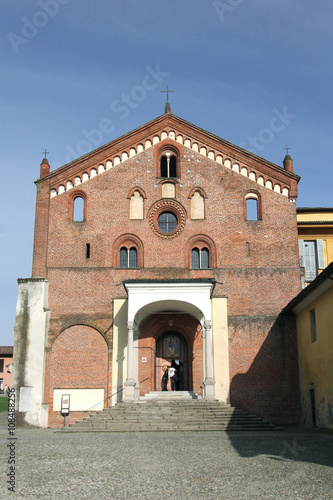 chiesa dell'Abbazia di Morimondo: la facciata photo