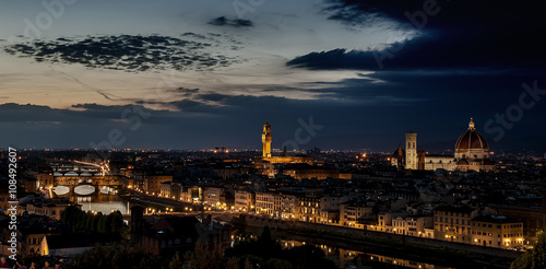 Firenze in notturna