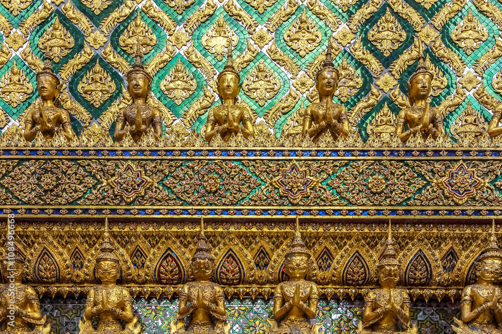 Golden Buddhas and Yakshas