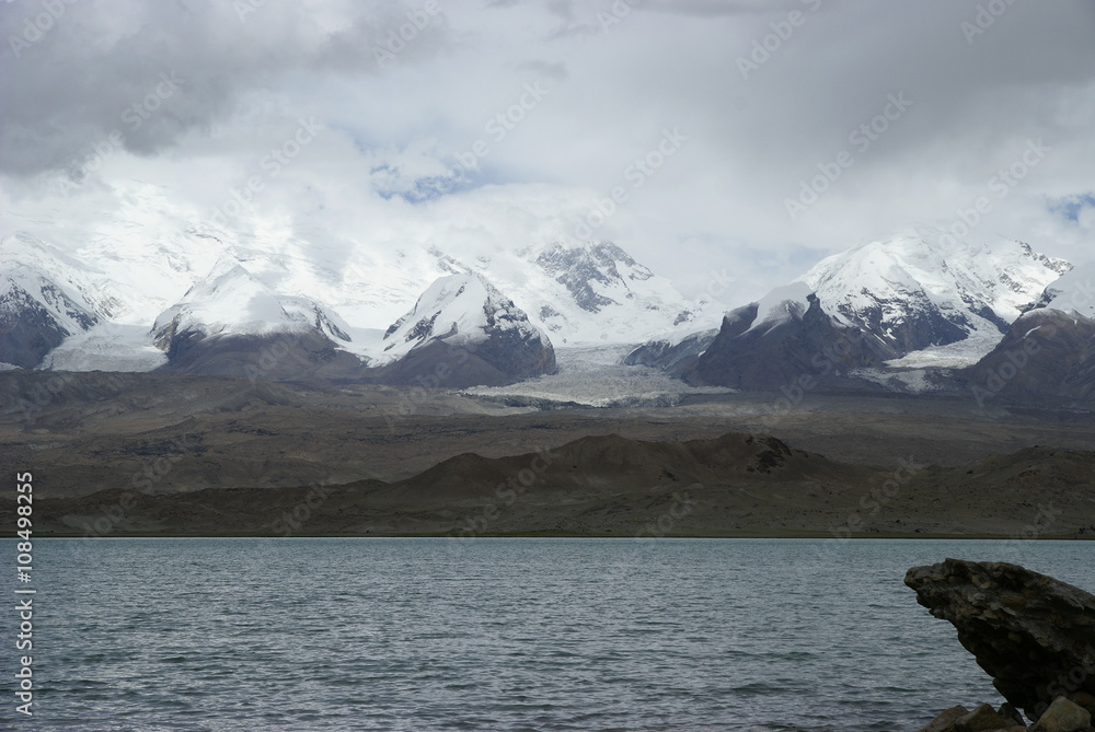 Karakul Lake near the Karakoram Highway, Xinjiang Province, China 