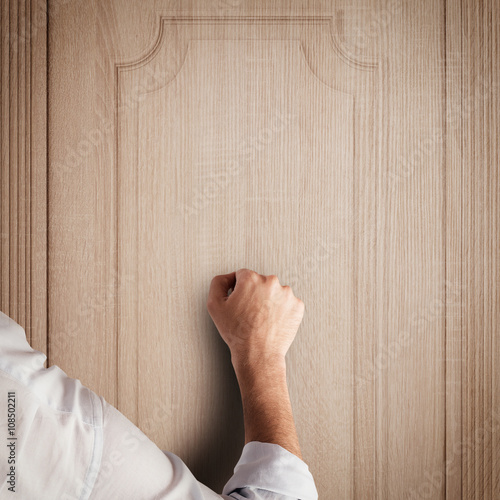 Принти на полотні Knock door