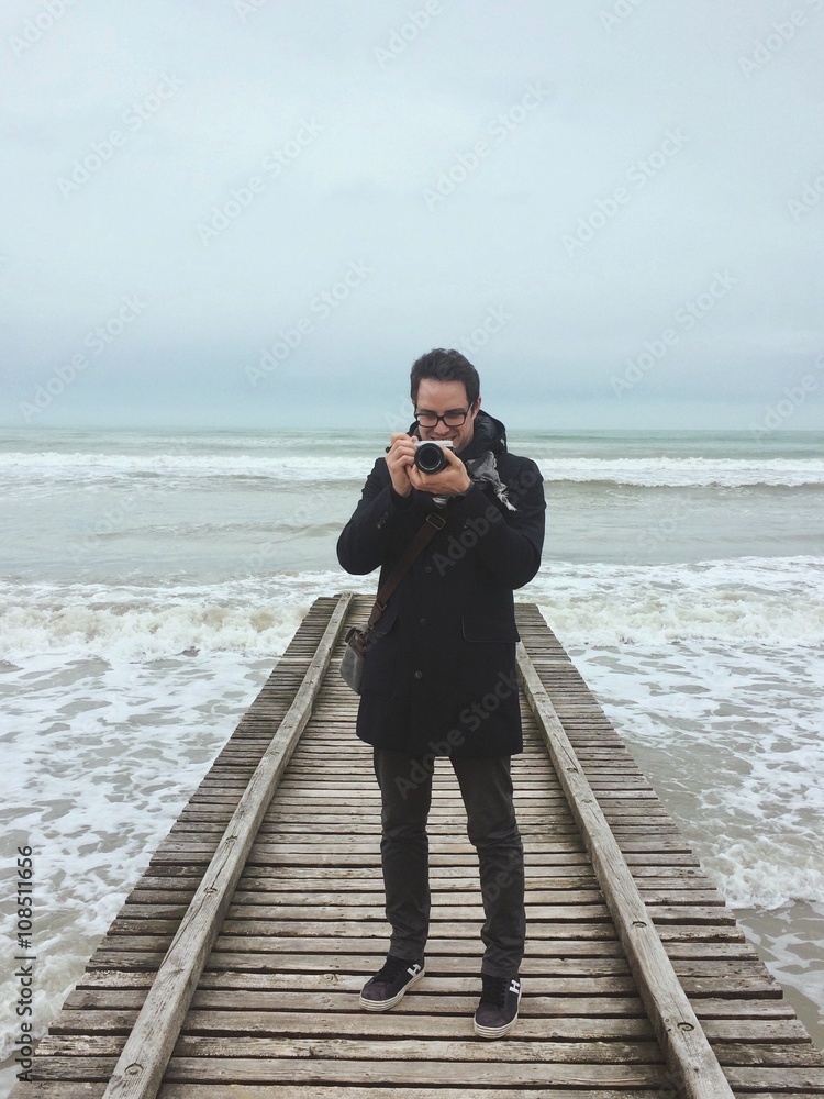 Photographing the sea in winter