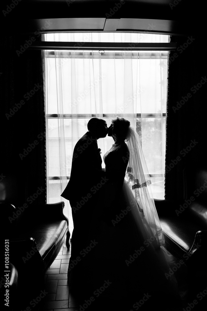 Silhouette of wedding couple