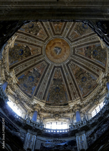 Wallpaper Mural CÚPULA DE LA CATEDRAL NUEVA DE SALAMANCA,  Catedral de la Asunción de la Virgen, ESPAÑA Torontodigital.ca