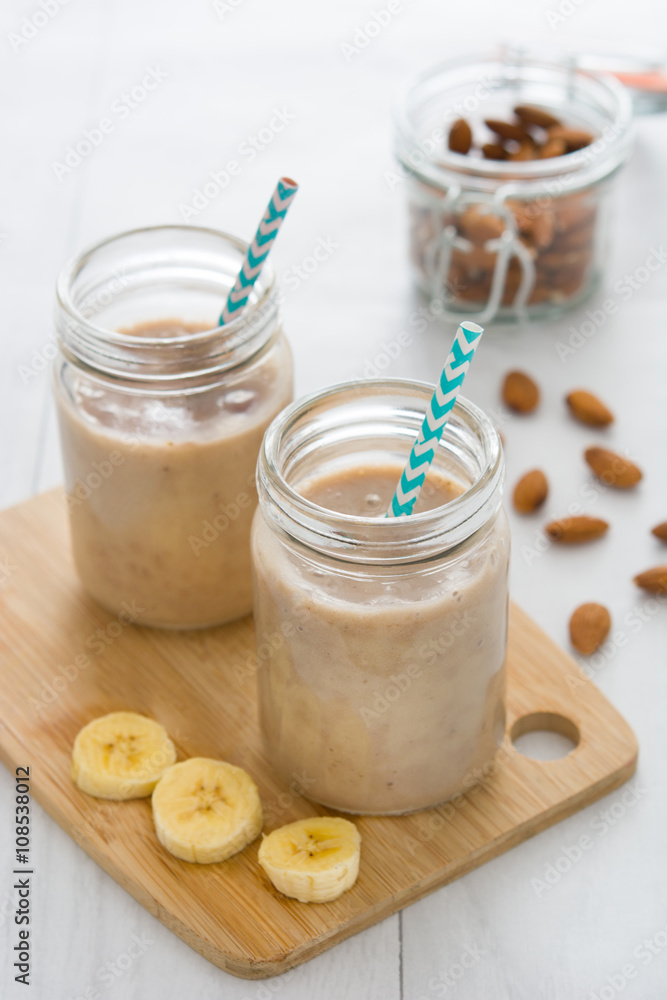 Banana smoothies in jar
Banana smoothies in jar