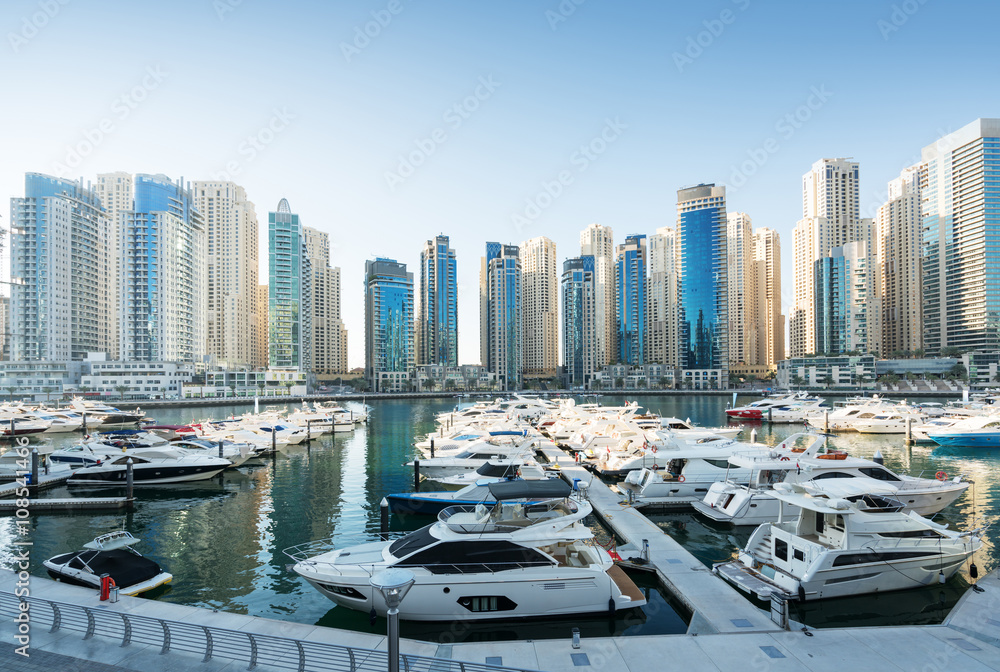 Fototapeta premium Dubai Marina at sunset, United Arab Emirates
