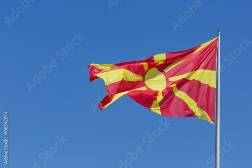 Fotografía macedonian flag waving in wind.