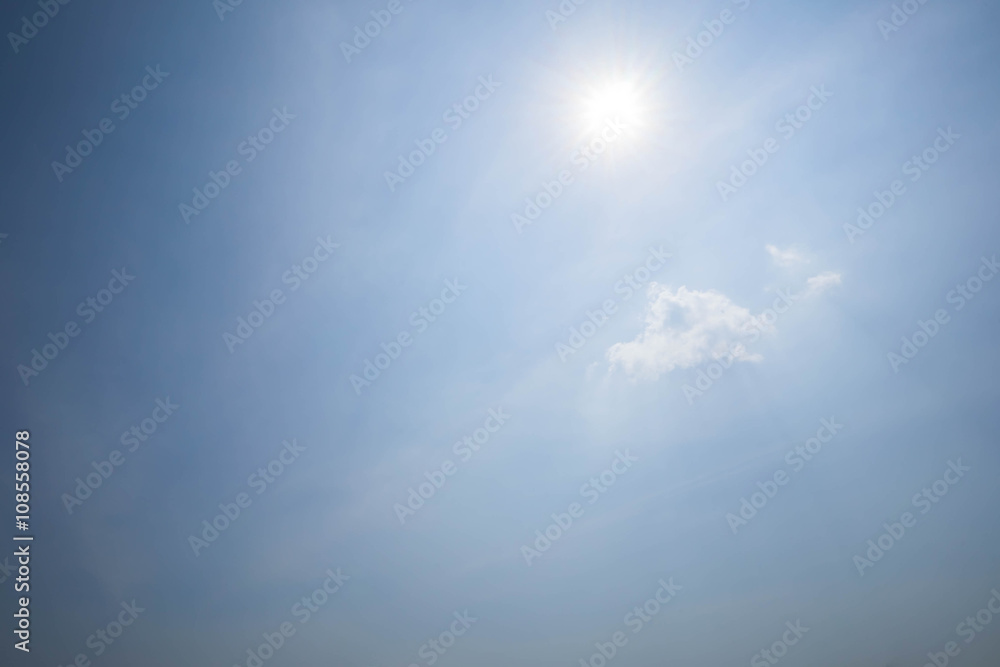 Fototapeta premium linear cloud on sunny day