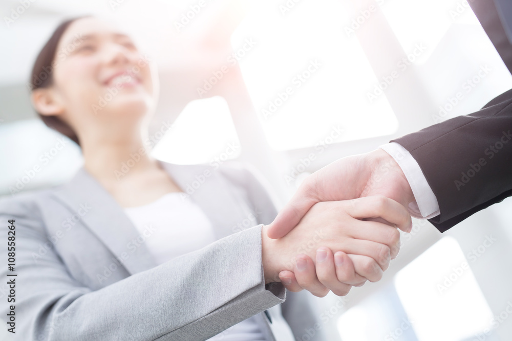 © ryanking999 - success business people shake hands © ryanking999 - success business people shake hands
