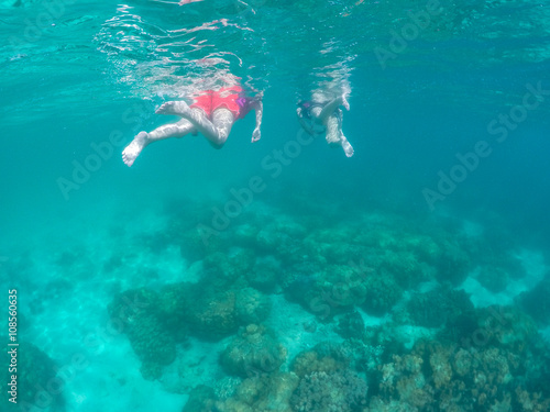 Two women's sea diving