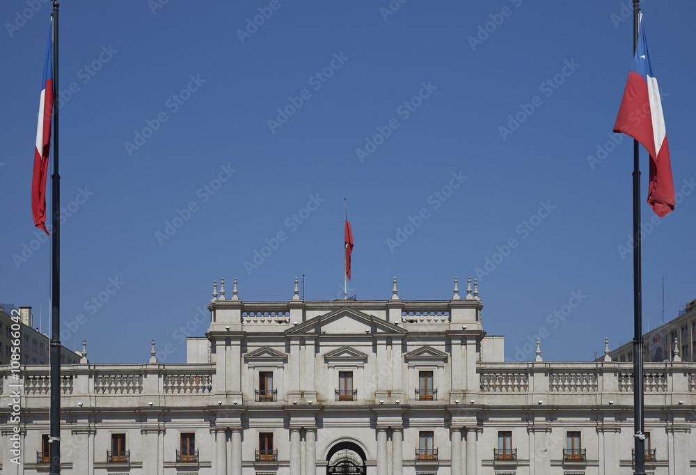Obraz premium La Moneda Palace in Santiago, Capital of Chile. La Moneda hosts official offices of the President of Chile.
