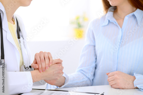 Wallpaper Mural Partnership, trust and medical ethics concept Torontodigital.ca