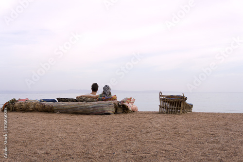 romance sea sand