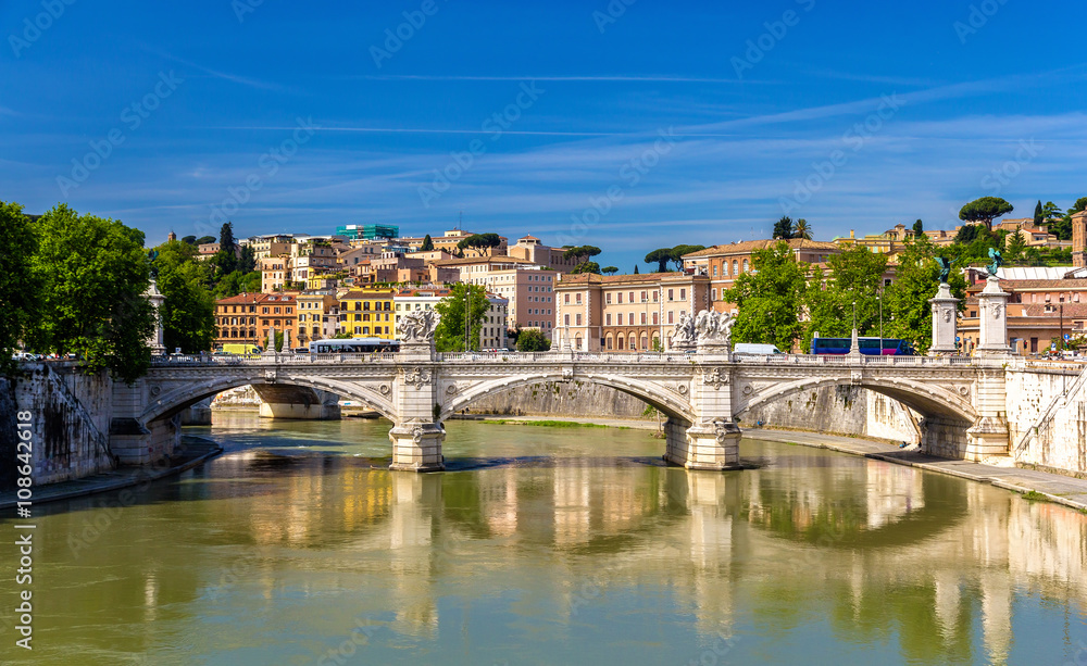 Vittorio Emanuele II bridge in Rome