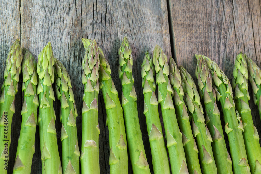 Fototapeta premium Fresh asparagus spears.