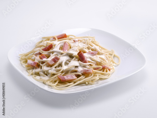 Close up of a plate of spaghetti carbonara