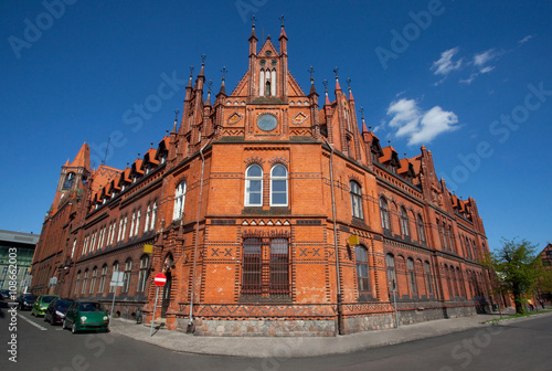 Zabytkowy budynek pocztowy w stylu neogotyckim, Bydgoszcz, Polska Old post office in Bydgoszcz, Poland