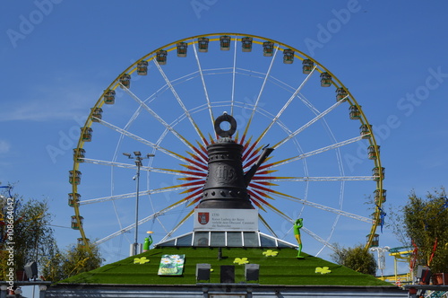 Cannstatter Wasen mit Kanne als Wappenfigur