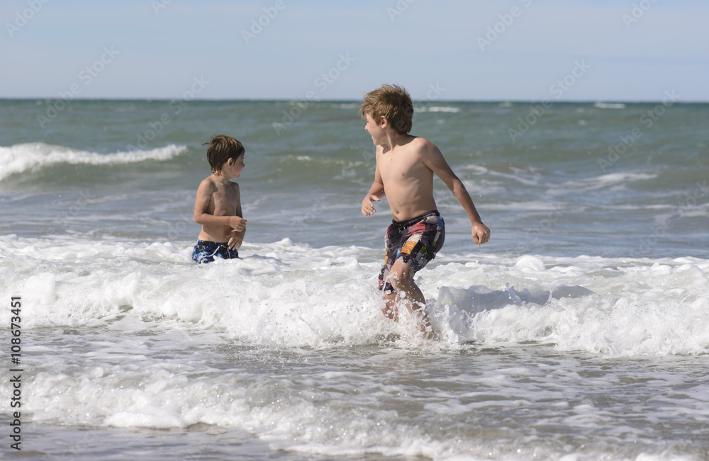 Hermanos en el Mar Hermanos en el Mar