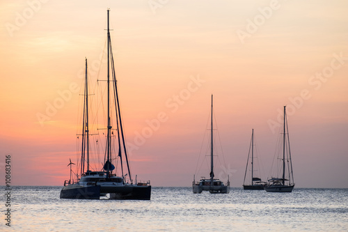 Boat sunset © 9comeback
