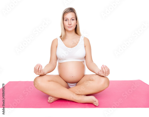 Workout and meditaiton during pregnancy photo