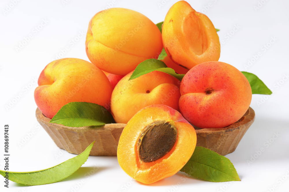 Fresh apricots Fresh apricots