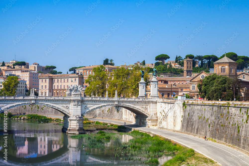 Fototapeta premium Rome cityscape with Ponte Vittorio Emanuele II