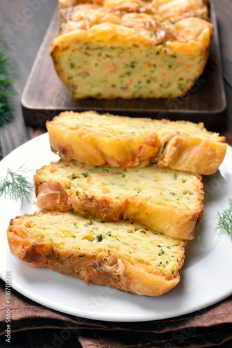 Vegetable moist bread with zucchini