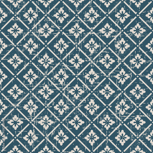 Seamless worn out antique background 311_check vintage flower cross