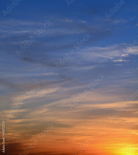 Ciel au coucher du soleil © James Goldfinch