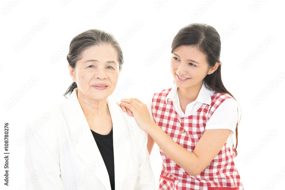 笑顔の二人の女性