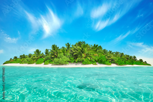 Fototapeta Naklejka Na Ścianę i Meble -  Whole tropical island within atoll in tropical Ocean. Uninhabite