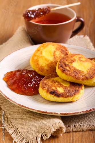 Cornmeal and cottage cheese fritters