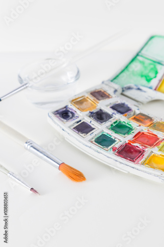 Paints and childish painting equipment, Watercolors and brushes,