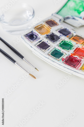 Paints and childish painting equipment, Watercolors and brushes,