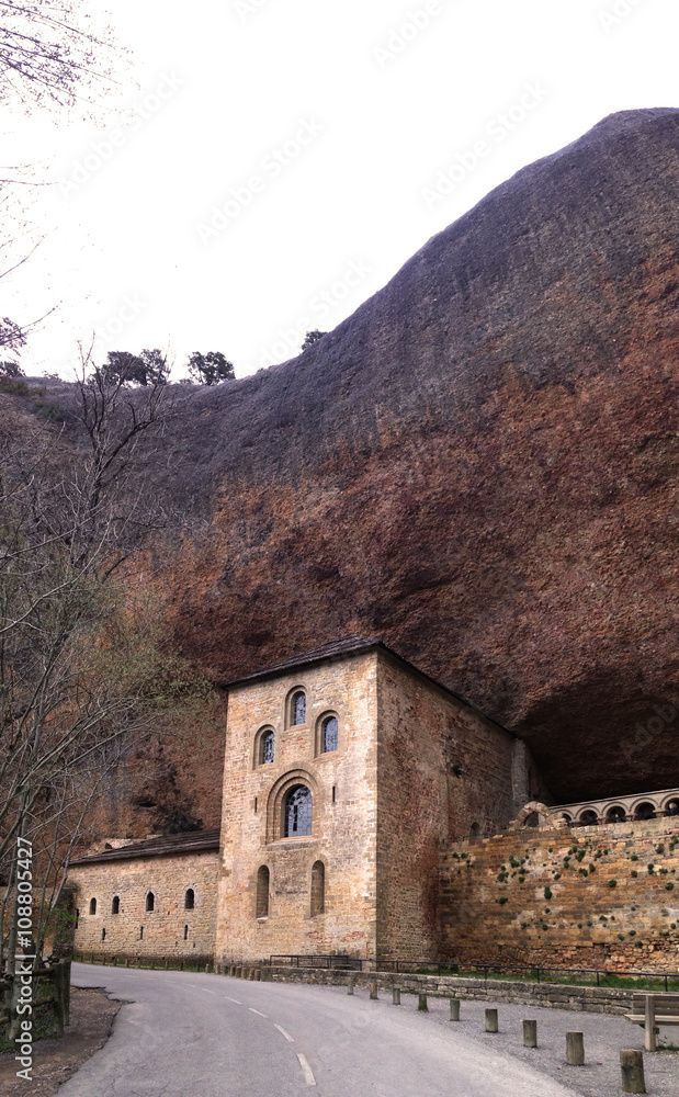 Monasterio San Juan de la Peña, Huesca, Aragon, España- Monasterio San Juan de la Peña, Huesca, Aragon, España-