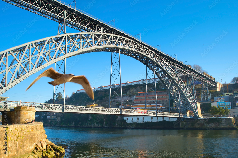 Fototapeta premium Dom Luis I Bridge, Portugal